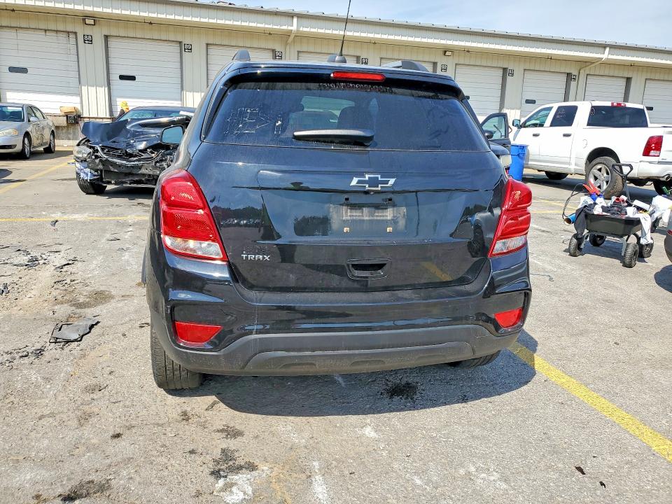 Zdjęcie 6 z aukcji – 2021 CHEVROLET TRAX z VIN KL7CJLSB2MB357522