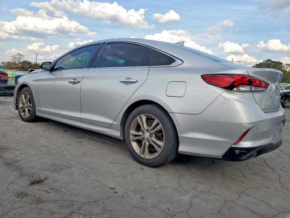 Снимка 2 от търг – 2018 HYUNDAI SONATA с VIN 5NPE34AFXJH690755