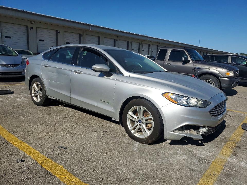 Photo 4 from auction – 2018 FORD FUSION with VIN 3FA6P0LU1JR195036
