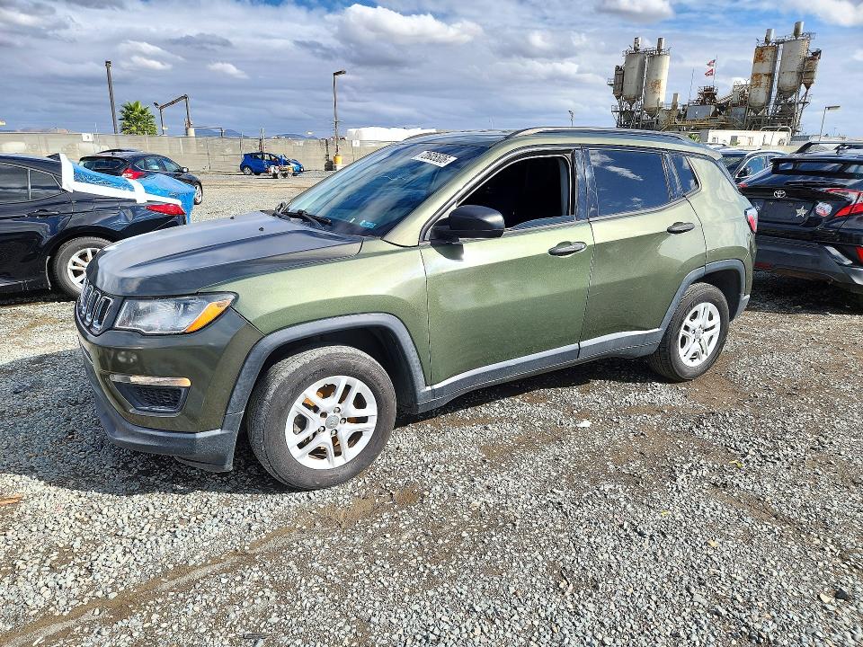 JEEP COMPASS 2018 with VIN 3C4NJCAB2JT105597 - Photo from auction