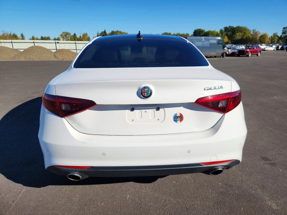 Photo 6 from auction – 2017 ALFA ROMEO GIULIA with VIN ZARFAECN9H7536501