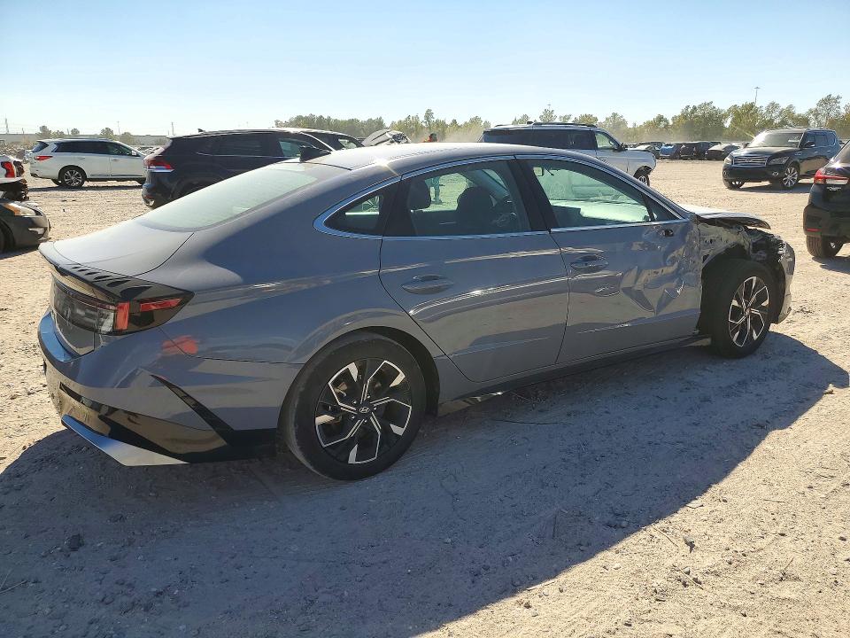 Снимка 3 от търг – 2025 HYUNDAI SONATA с VIN KMHL64JA1SA446824