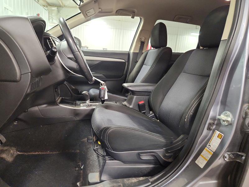 Снимка 7 от търг – 2017 MITSUBISHI OUTLANDER с VIN JA4AZ3A37HZ036337