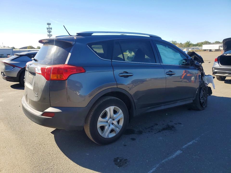Photo 3 from auction – 2015 TOYOTA RAV4 with VIN 2T3BFREV5FW275125