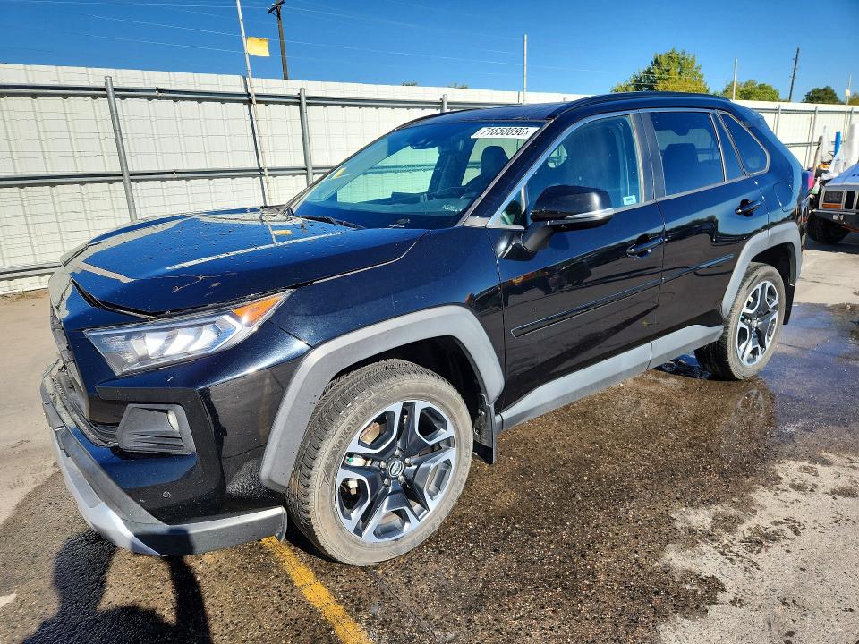 Снимка 1 от търг – 2020 TOYOTA RAV4 с VIN 2T3J1RFV8LC116900