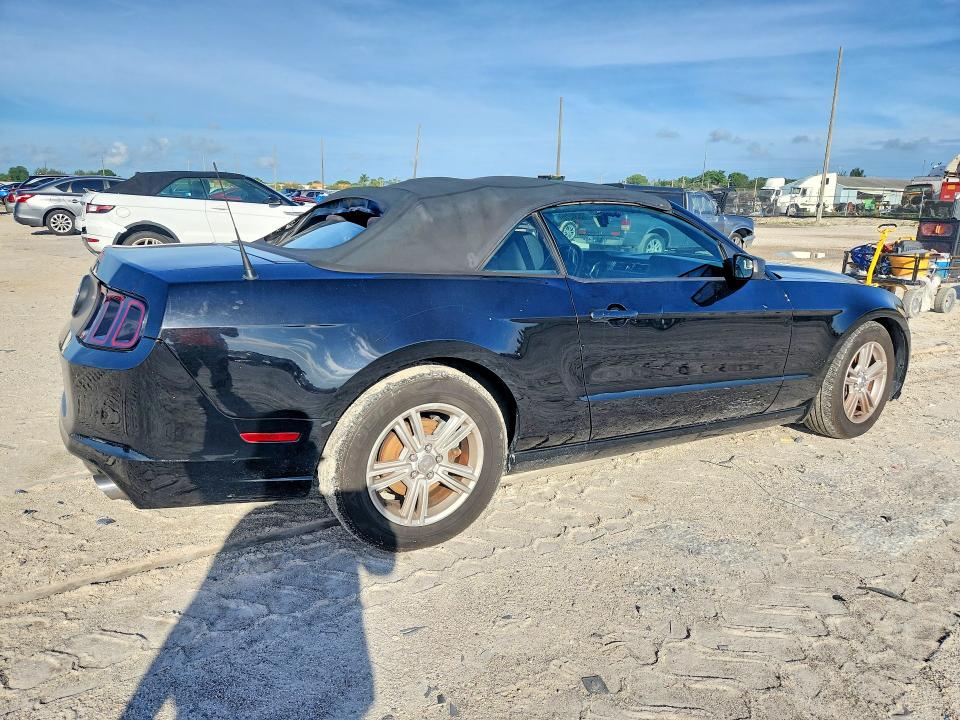 Снимка 3 от търг – 2014 FORD MUSTANG с VIN 1ZVBP8EM2E5227163