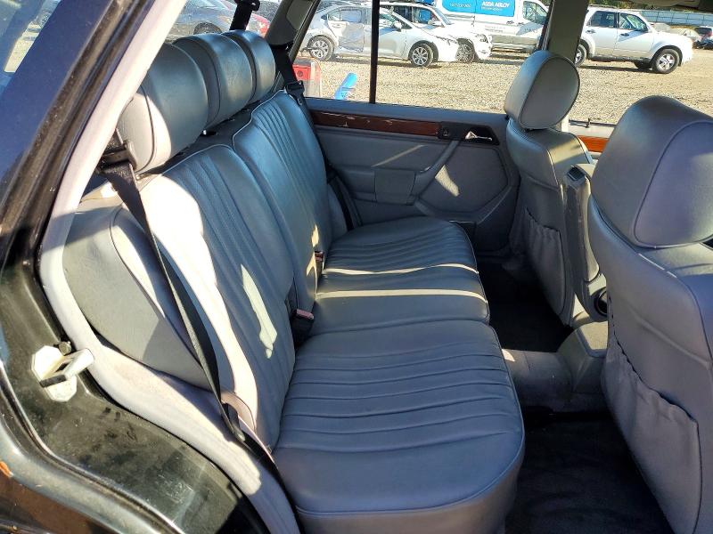 Снимка 10 от търг – 1995 MERCEDES-BENZ E с VIN WDBEA92E8SF305759