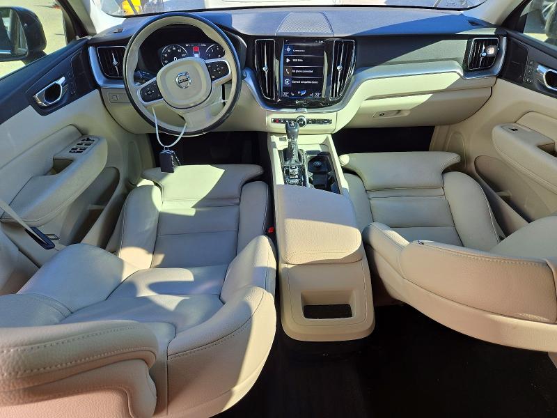 Снимка 8 от търг – 2019 VOLVO XC60 с VIN LYV102RKXKB215248