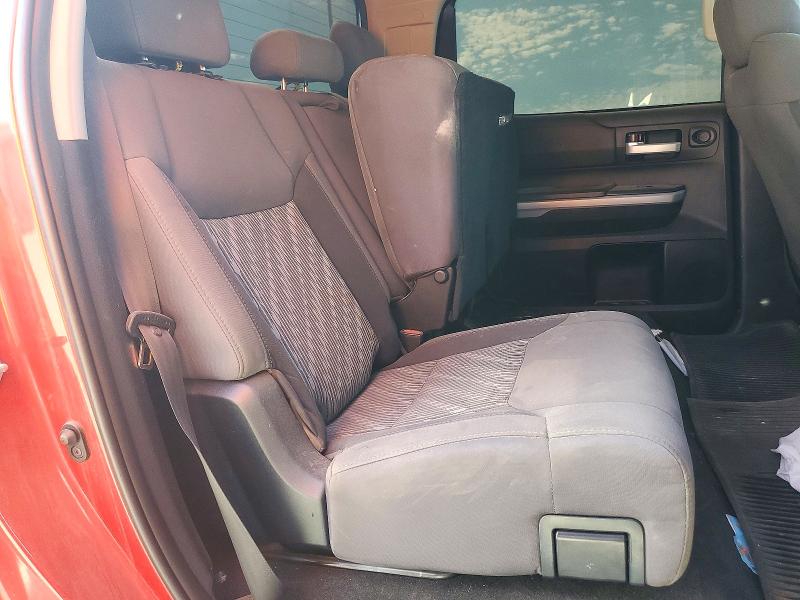 Снимка 10 от търг – 2019 TOYOTA TUNDRA с VIN 5TFEY5F11KX255276