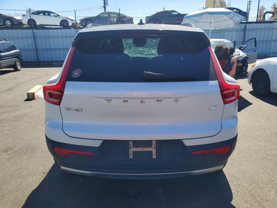 Photo 6 from auction – 2021 VOLVO XC40 with VIN YV4ED3UR1M2522387
