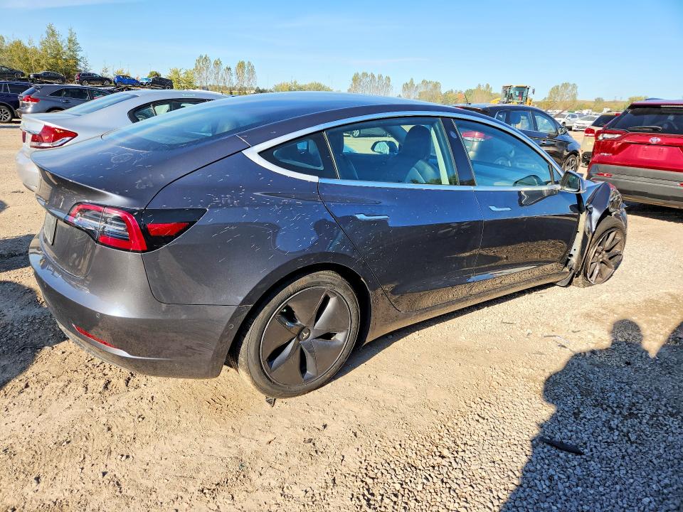 Foto 3 de la subasta – 2019 TESLA MODEL 3 con VIN 5YJ3E1EA7KF528872