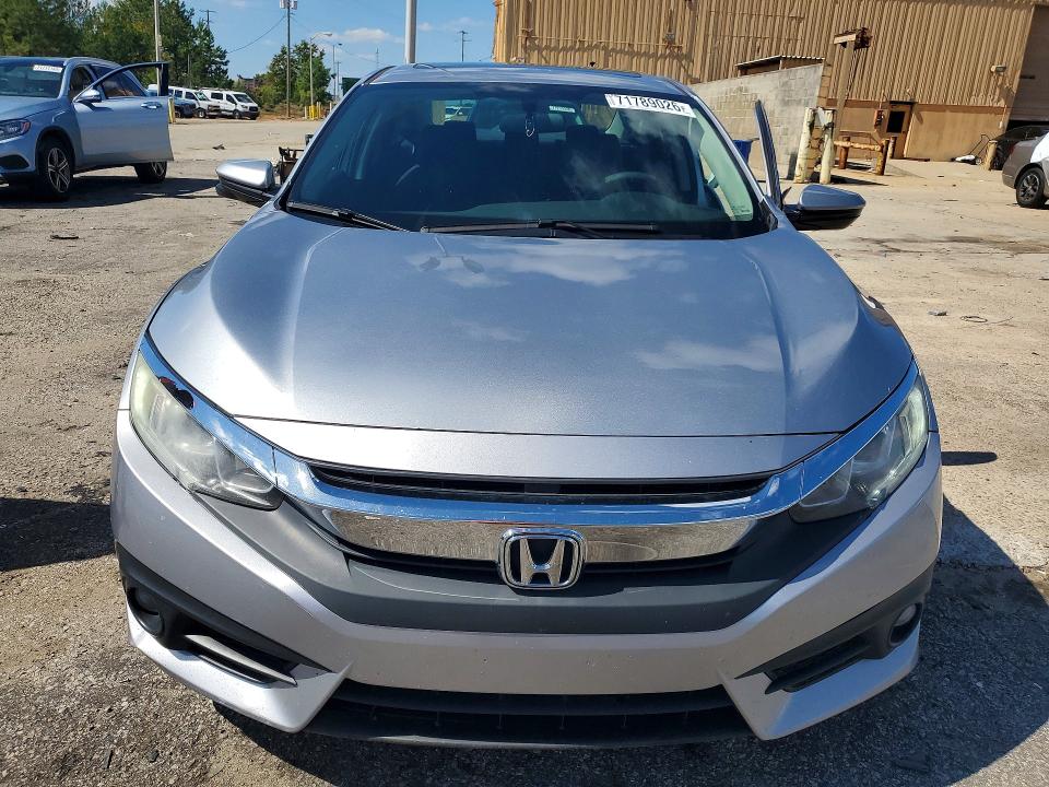 Снимка 5 от търг – 2017 HONDA CIVIC с VIN 19XFC1F39HE007640
