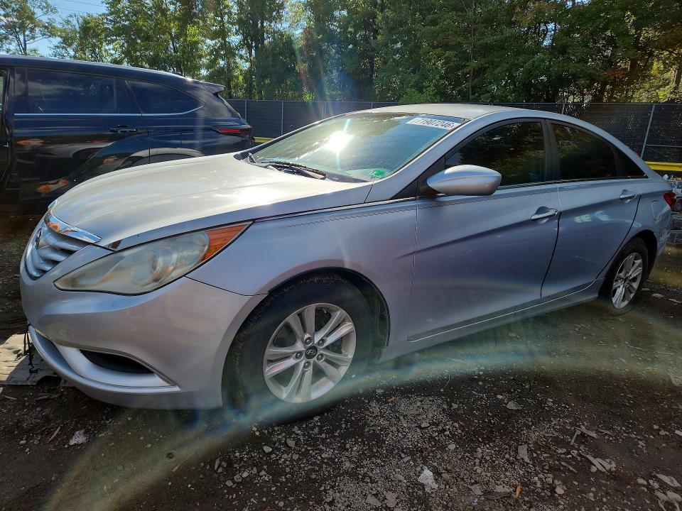 Снимка 1 от търг – 2011 HYUNDAI SONATA с VIN 5NPEB4AC6BH105020