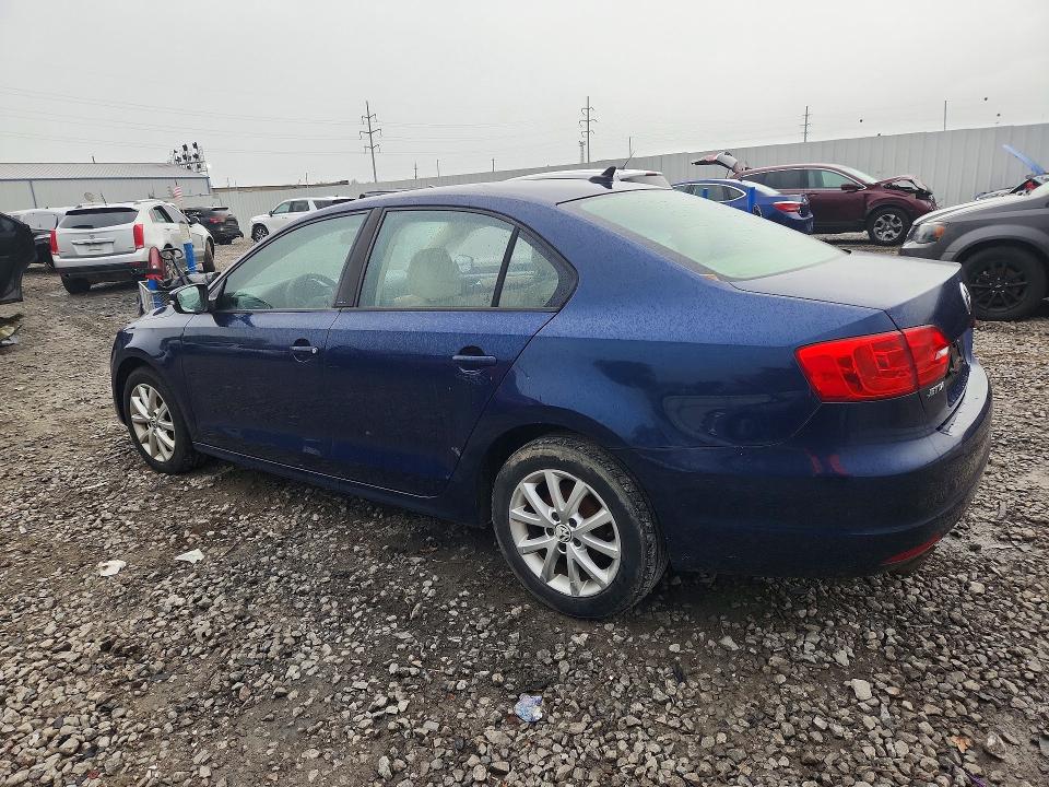 Снимка 2 от търг – 2011 VOLKSWAGEN JETTA с VIN 3VWDZ7AJ3BM051710