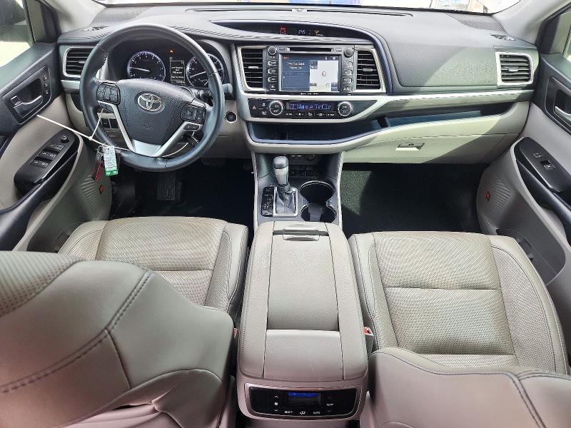 Снимка 8 от търг – 2019 TOYOTA HIGHLANDER с VIN 5TDYZRFH0KS337665