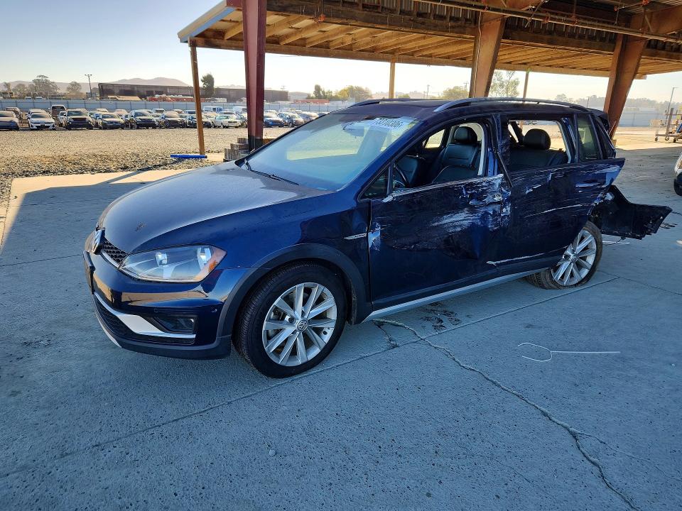 Снимка 1 от търг – 2017 VOLKSWAGEN GOLF ALLTRACK с VIN 3VWH17AUXHM513191