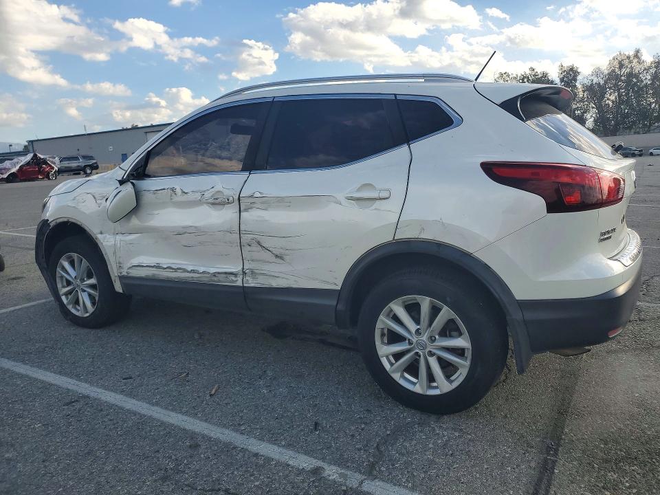 Снимка 2 от търг – 2017 NISSAN ROGUE SPORT с VIN JN1BJ1CP2HW001943