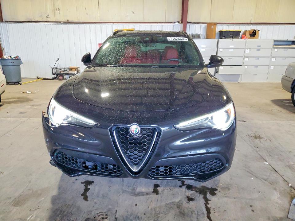 Снимка 5 от търг – 2018 ALFA ROMEO STELVIO с VIN ZASFAKNN9J7B75242