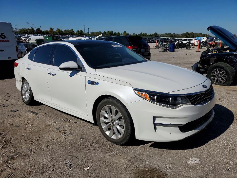 Снимка 4 от търг – 2016 KIA OPTIMA с VIN 5XXGU4L34GG050232