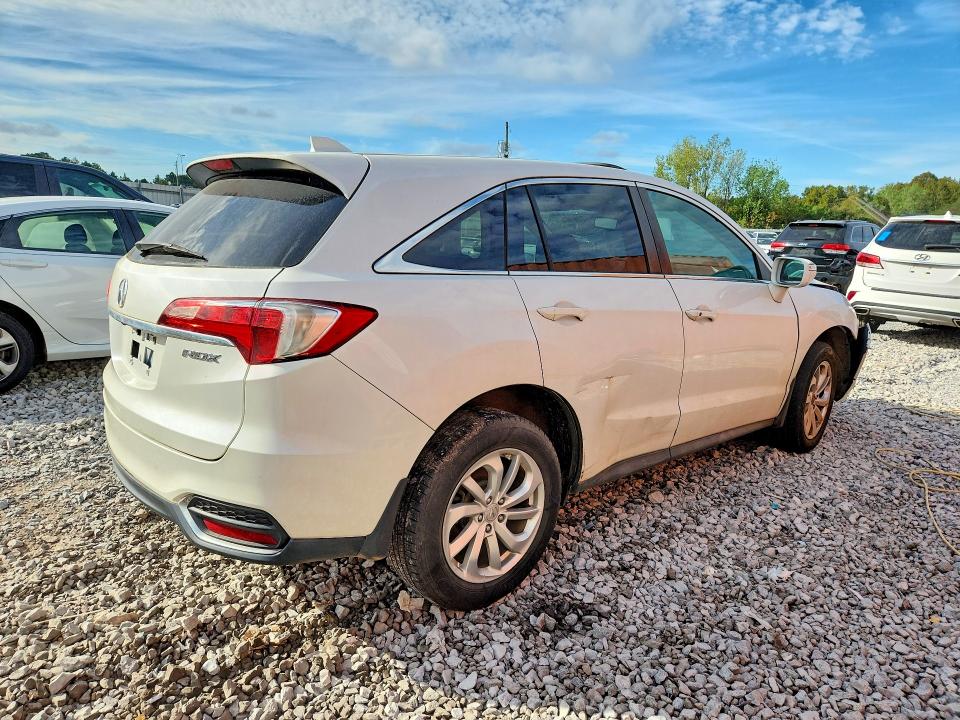Photo 3 from auction – 2018 ACURA RDX with VIN 5J8TB3H31JL013400