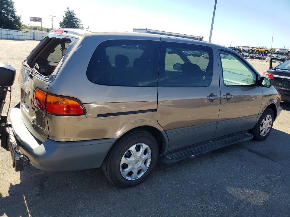 Снимка 3 от търг – 1999 TOYOTA SIENNA с VIN 4T3ZF19C8XU137816