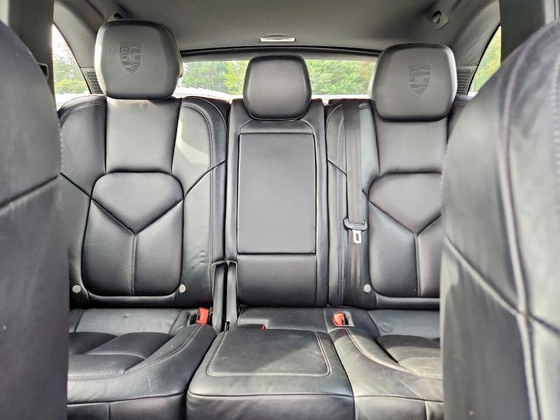 Photo 10 from auction – 2017 PORSCHE CAYENNE with VIN WP1AA2A2XHKA80368