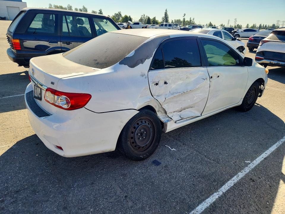 Снимка 3 от търг – 2013 TOYOTA COROLLA с VIN 5YFBU4EE5DP196621
