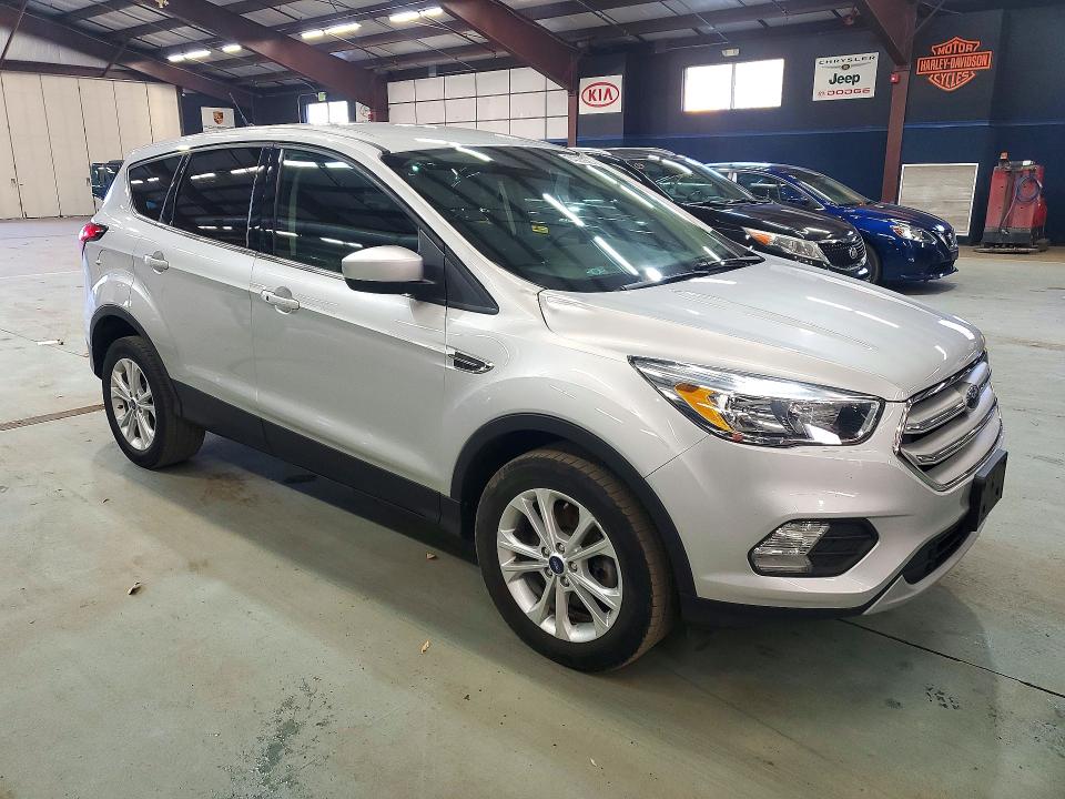 Снимка 4 от търг – 2019 FORD ESCAPE с VIN 1FMCU9GD3KUA93408