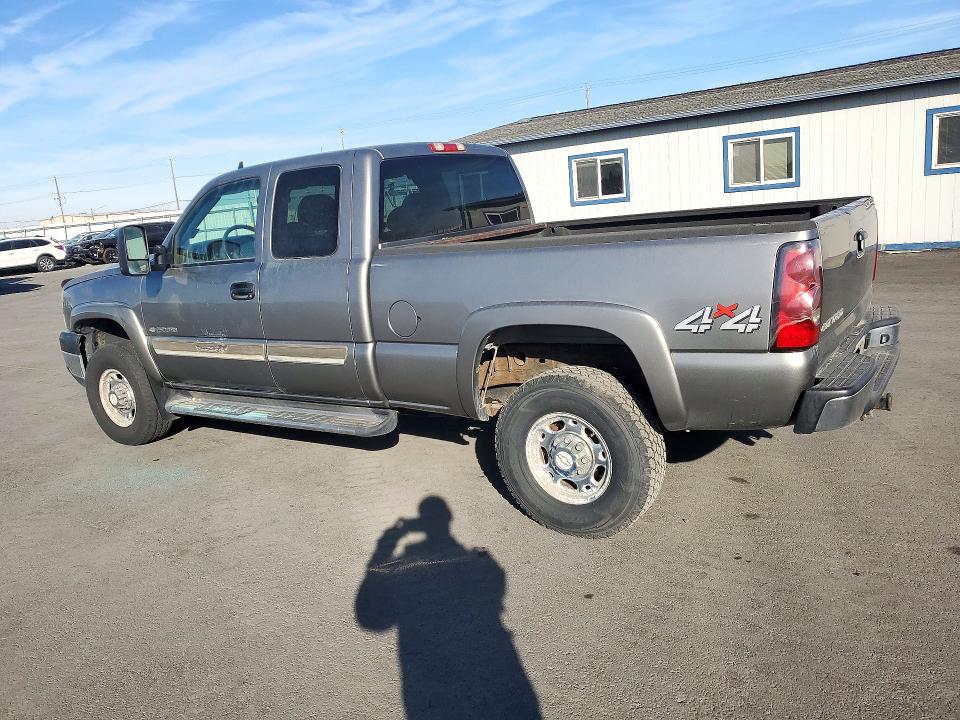 Снимка 2 от търг – 2006 CHEVROLET SILVERADO с VIN 1GCHK29UX6E160638