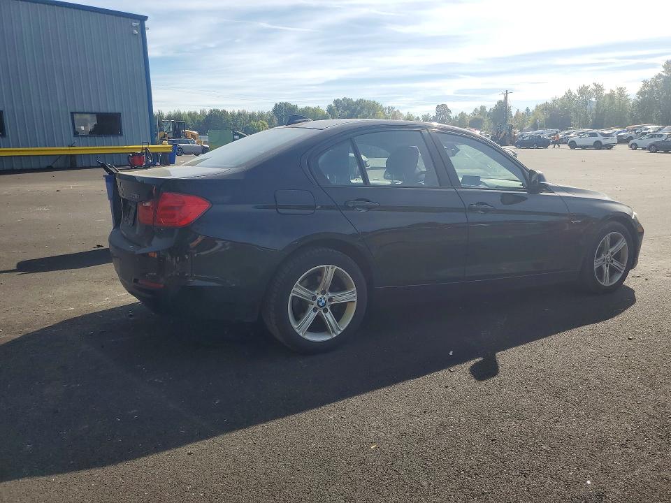 Foto 3 de la subasta – 2015 BMW 328 con VIN WBA3B3G56FNT68654