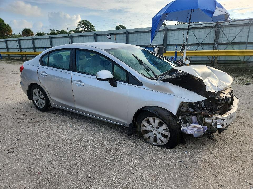 Снимка 4 от търг – 2012 HONDA CIVIC с VIN 19XFB2F52CE013735