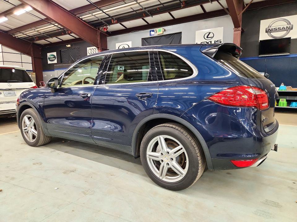 Снимка 2 от търг – 2014 PORSCHE CAYENNE с VIN WP1AE2A2XELA51236
