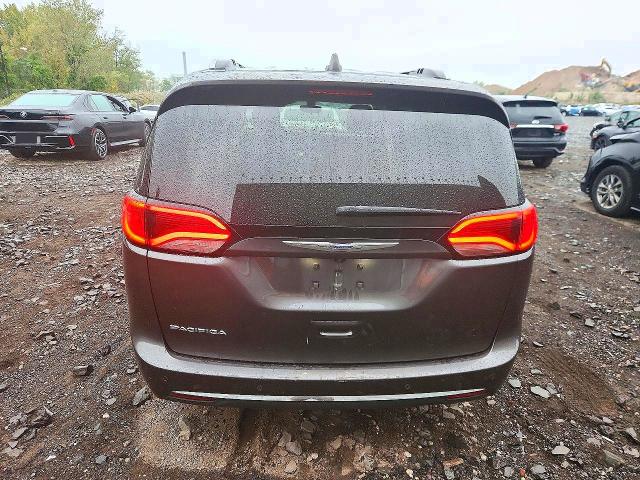 Снимка 6 от търг – 2018 CHRYSLER PACIFICA с VIN 2C4RC1BG1JR352834