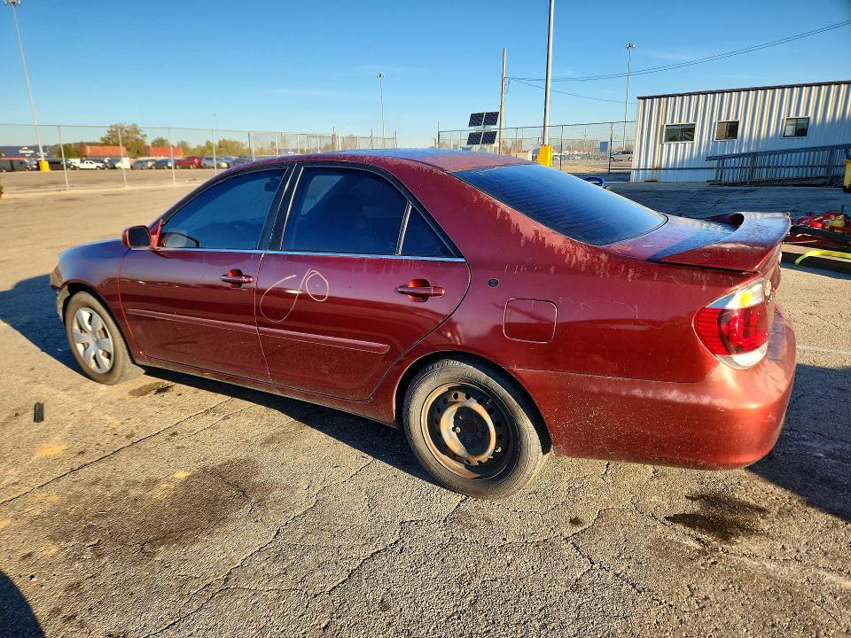 Снимка 2 от търг – 2005 TOYOTA CAMRY с VIN 4T1BE32K05U397571