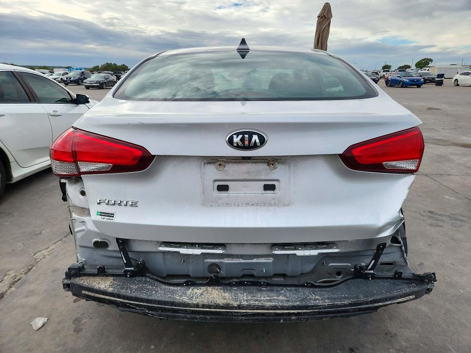Photo 6 from auction – 2018 KIA FORTE with VIN 3KPFL4A76JE249559