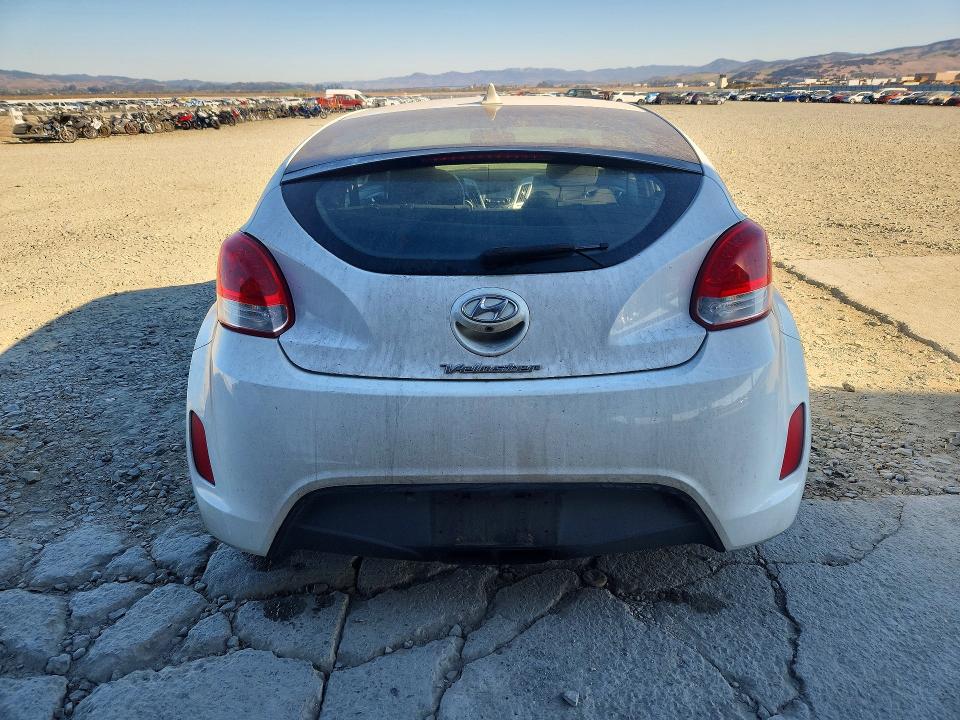 Photo 6 from auction – 2017 HYUNDAI VELOSTER with VIN KMHTC6AD7HU307335