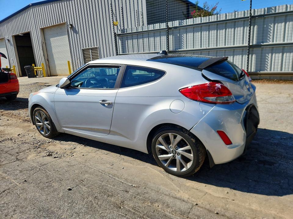 Снимка 2 от търг – 2016 HYUNDAI VELOSTER с VIN KMHTC6AD1GU288294