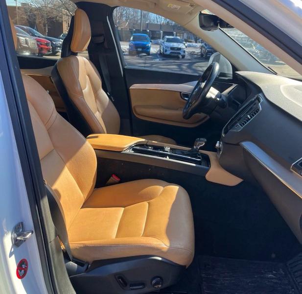 Foto 5 de la subasta – 2016 VOLVO XC90 con VIN YV4102XK2G1072214