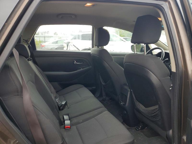 صورة رقم 10 من المزاد - 2014 KIA RONDO مع VIN KNAHT8A34E7054768