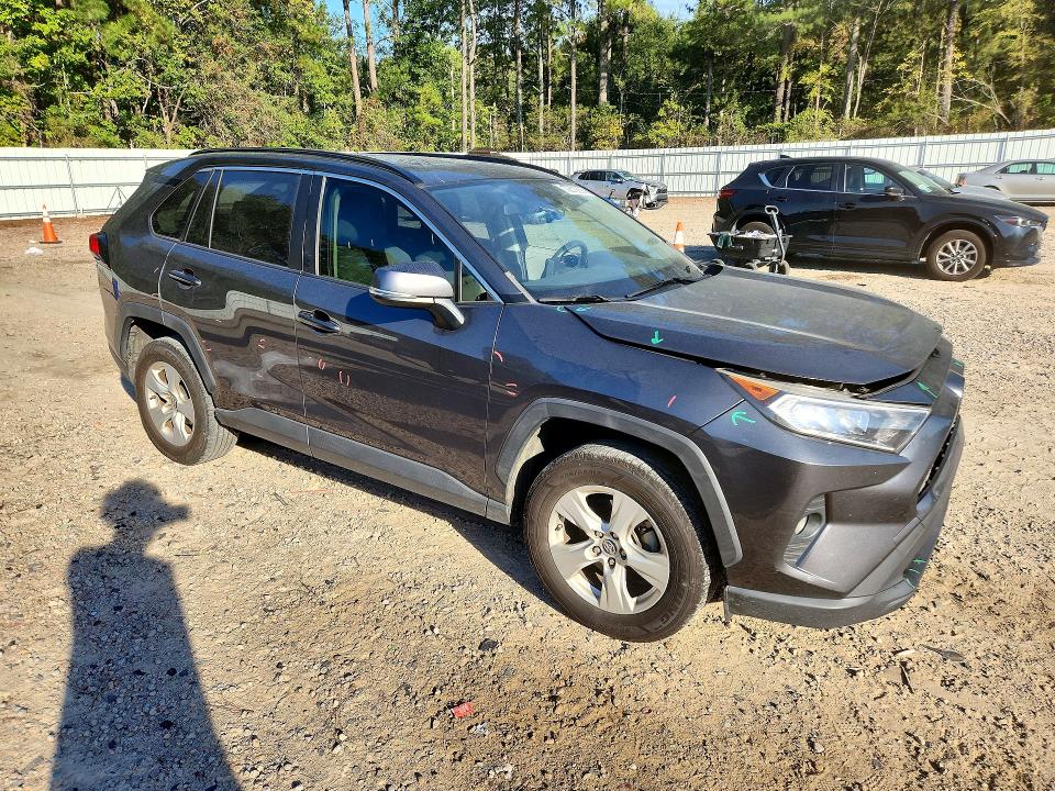 Снимка 4 от търг – 2019 TOYOTA RAV4 с VIN JTMW1RFV9KD009256