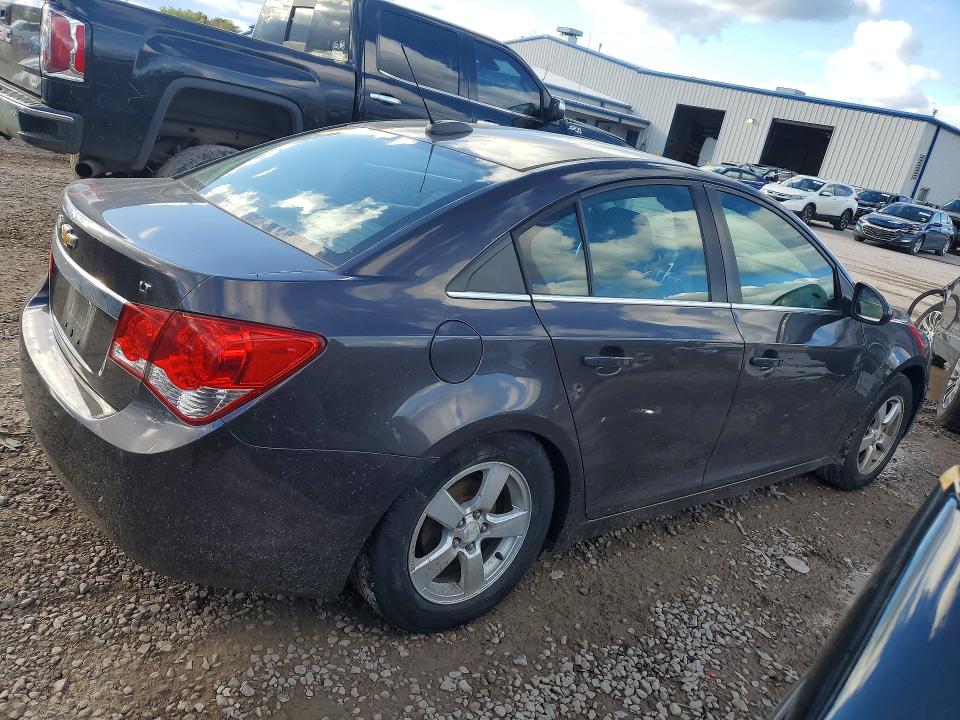 Photo 3 from auction – 2015 CHEVROLET CRUZE with VIN 1G1PC5SB3F7257941