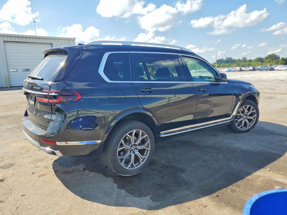 Photo 3 from auction – 2027 BMW X7 with VIN 5UX23EM08V9500352