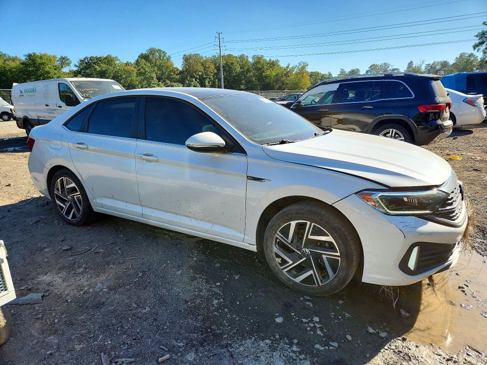 Снимка 4 от търг – 2022 VOLKSWAGEN JETTA с VIN 3VWGM7BU2NM025947