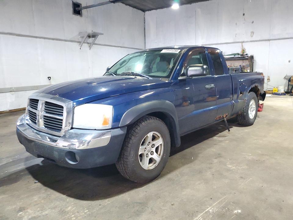 DODGE DAKOTA 2005 с VIN 1D7HW42N45S236346 - Снимка от търг
