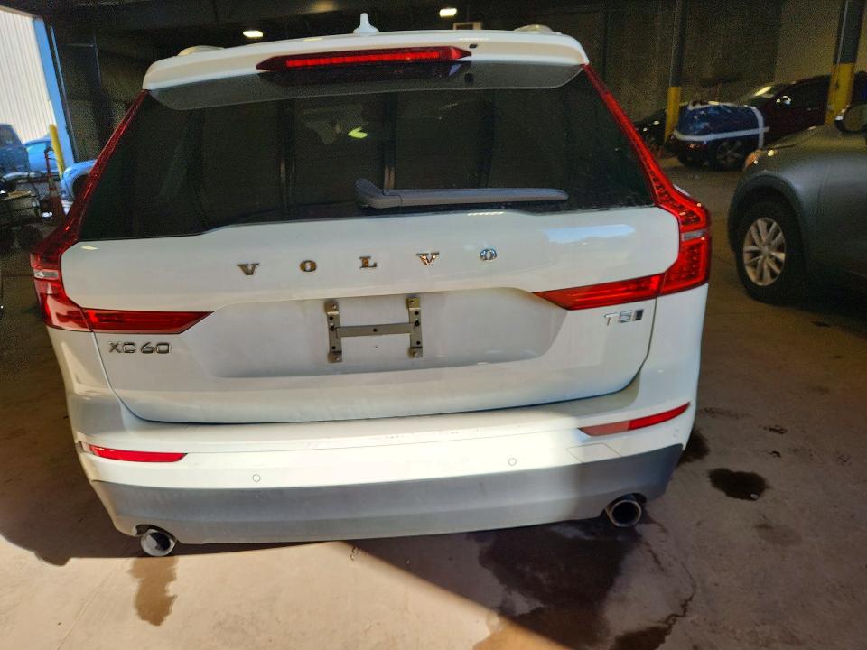 Снимка 6 от търг – 2020 VOLVO XC60 с VIN YV4102RKXL1589221