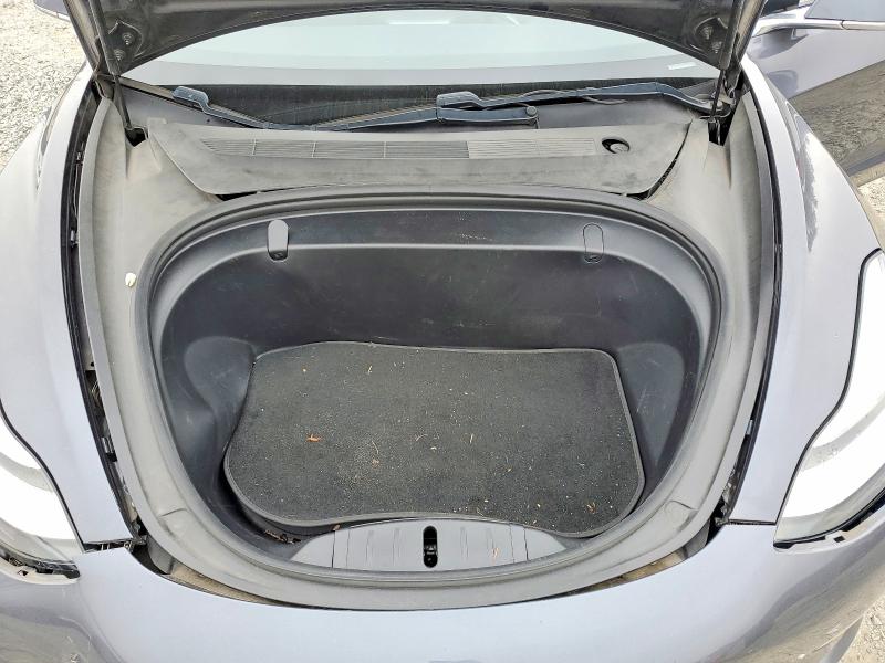Photo 11 from auction – 2018 TESLA MODEL 3 with VIN 5YJ3E1EB9JF185361