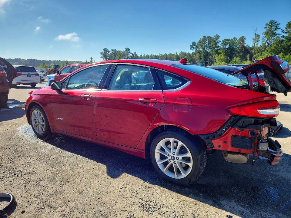 Photo 2 from auction – 2019 FORD FUSION with VIN 3FA6P0LU1KR240834