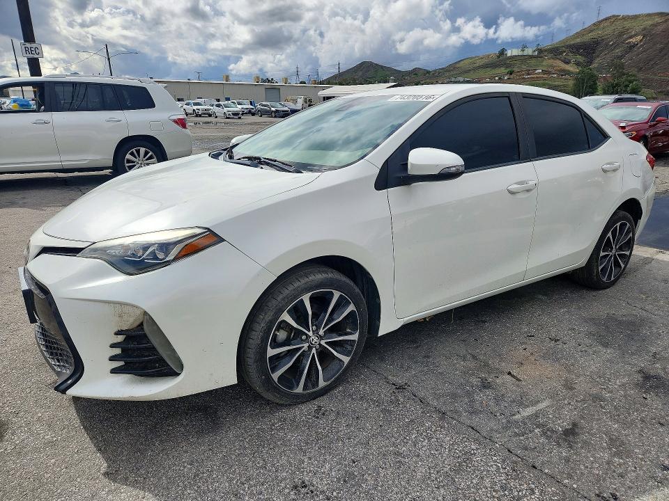 TOYOTA COROLLA 2018 с VIN 5YFBURHE1JP816479 - Снимка от търг