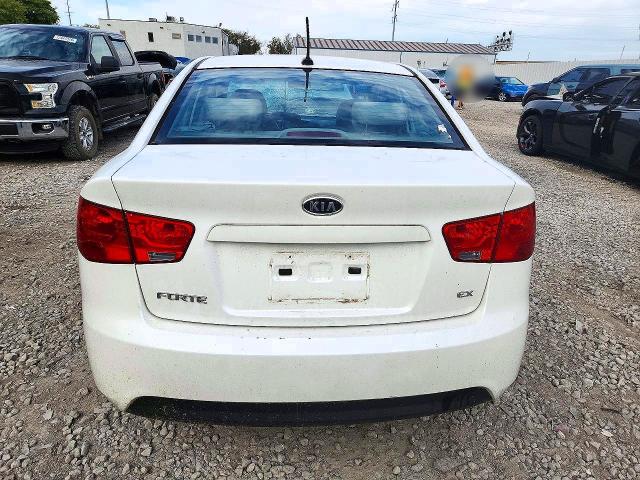 Снимка 6 от търг – 2011 KIA FORTE с VIN KNAFU4A21B5397498