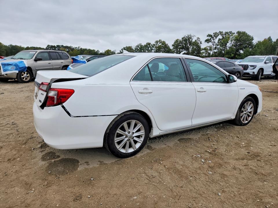 Снимка 3 от търг – 2014 TOYOTA CAMRY HYBRID с VIN 4T1BD1FK5EU139709
